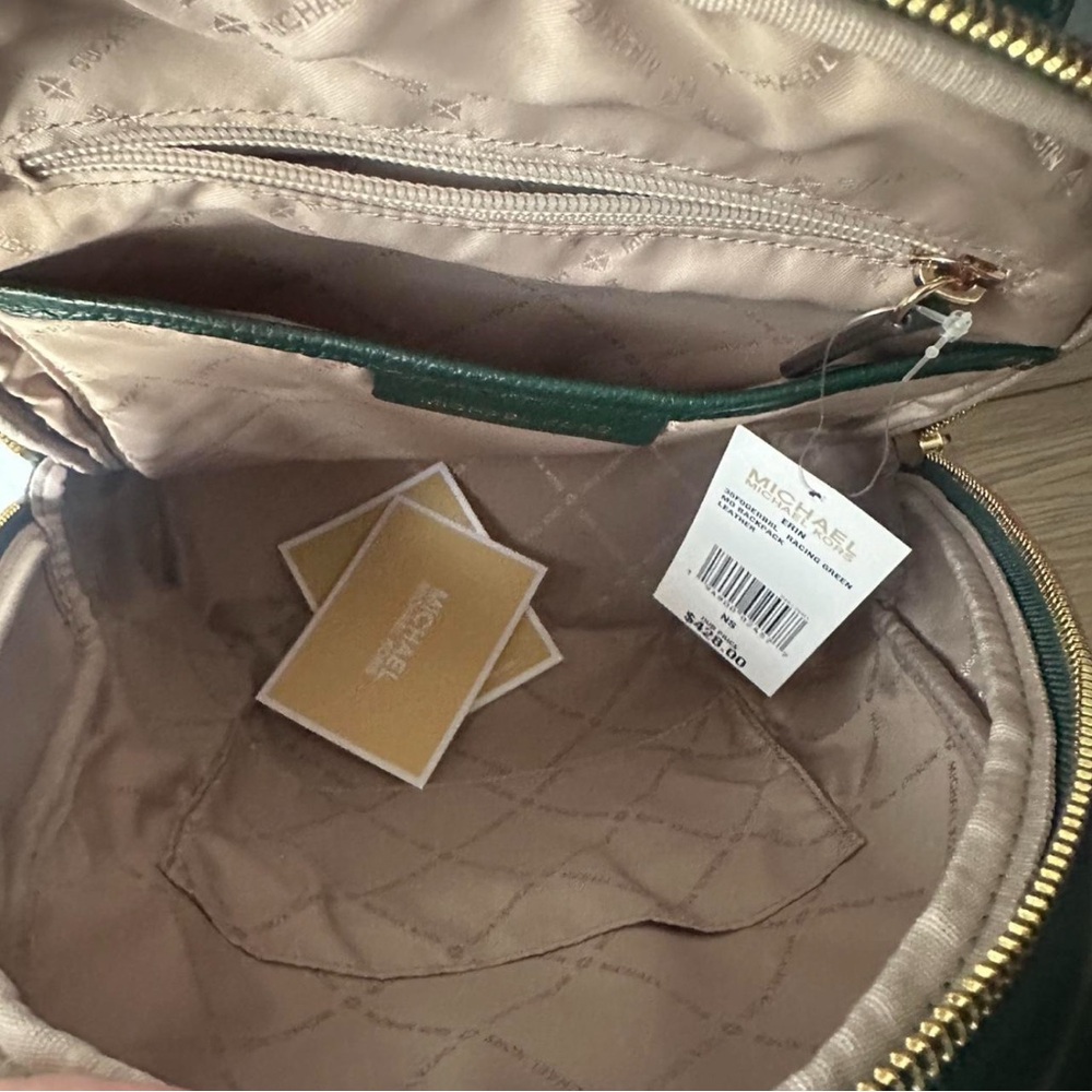 BNWT Michael Kors Erin Medium Green Backpack - Picture 3 of 3